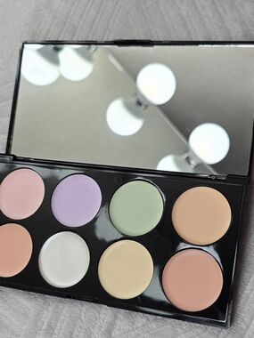 Makeup Revolution Palette